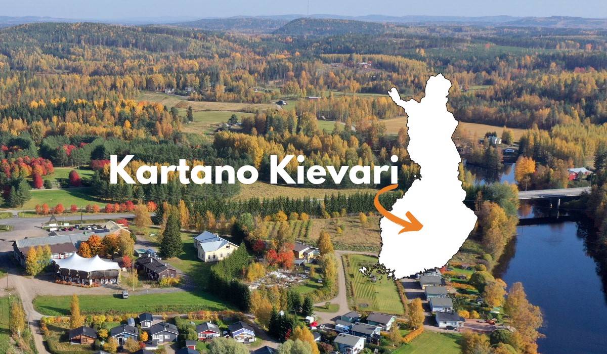Kartano Kievari sijaitsee peltoaukeamien keskellä, keskellä Keski-Suomea